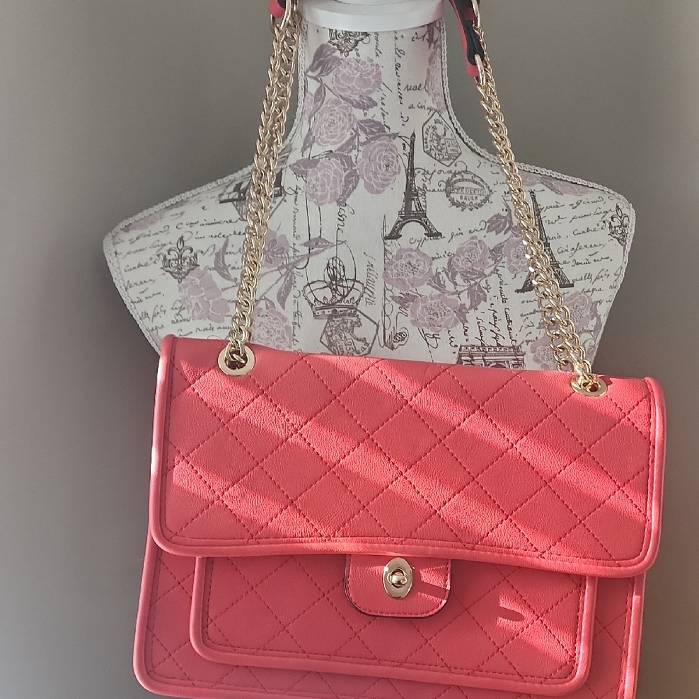 Elegant Pink Quilted Shoulder Bag